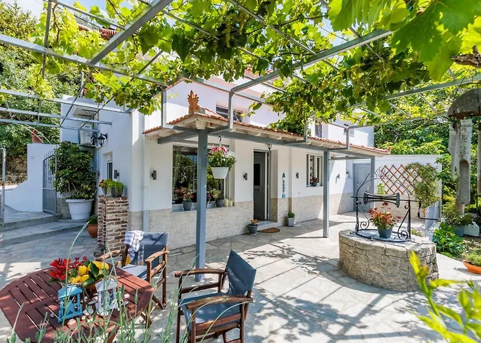 Karderina Cozy Cottage By The River