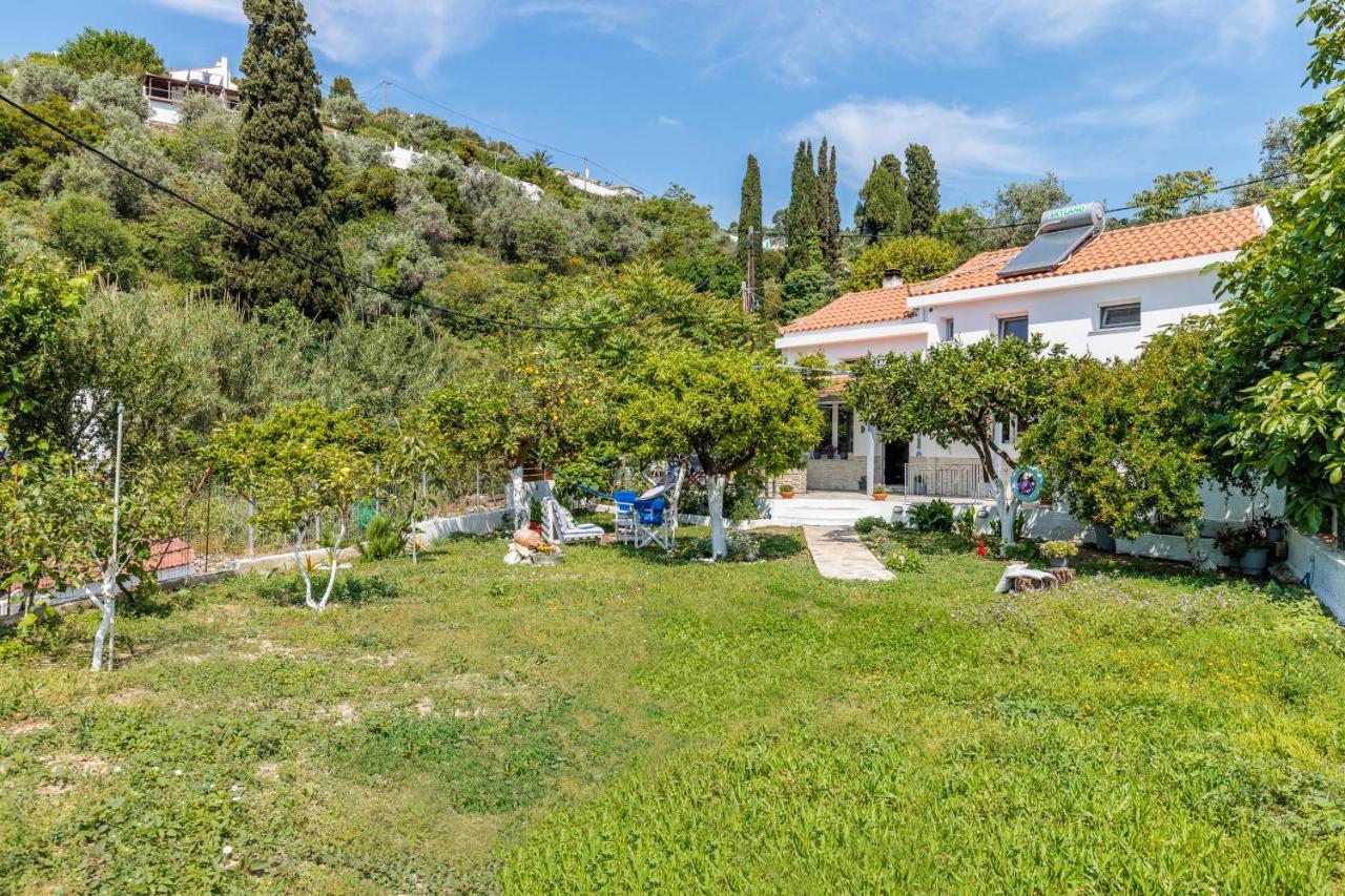 Karderina Cozy By The River Villa