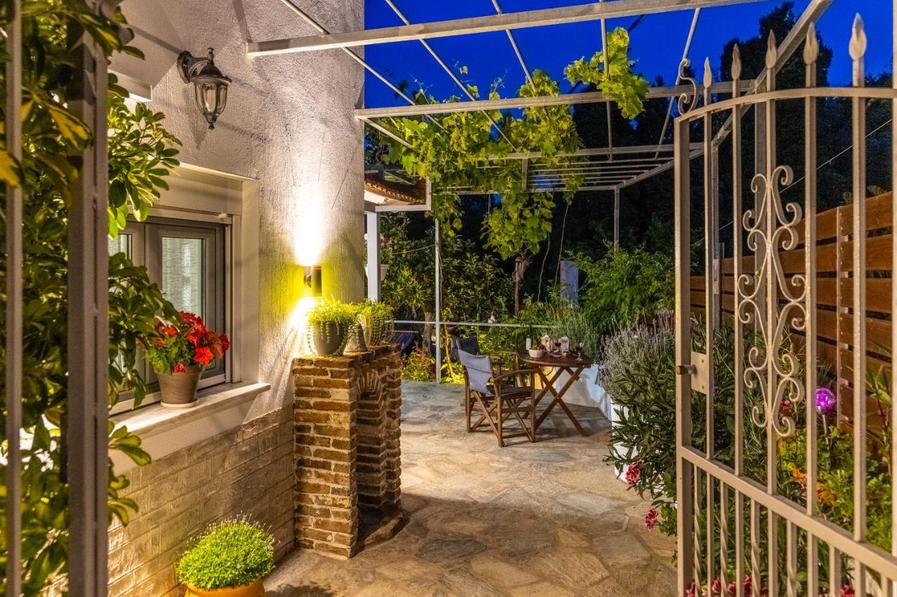 Karderina Cozy By The River Villa *