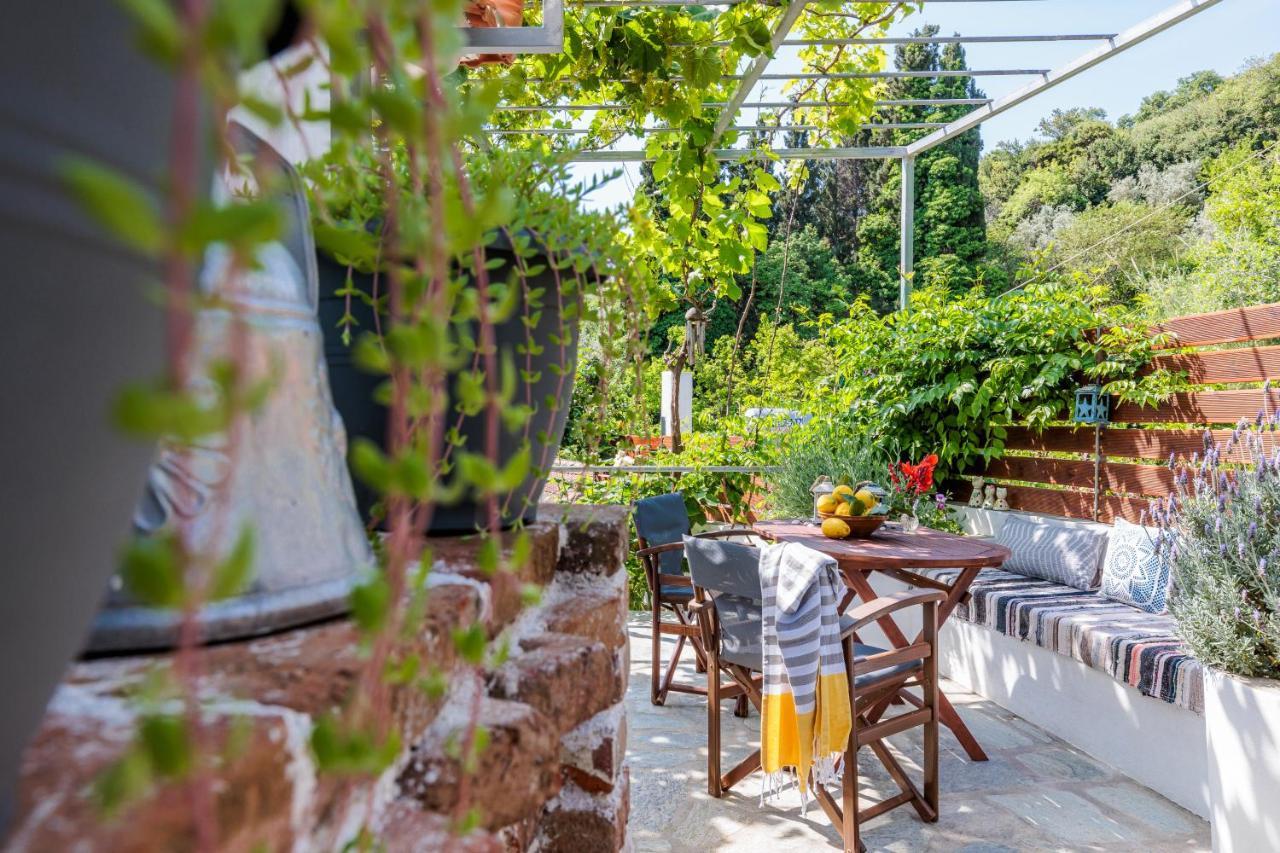 Karderina Cozy By The River